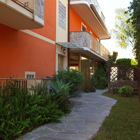 Motta Residence Hotel Мотта-Сант'Анастазия Экстерьер фото